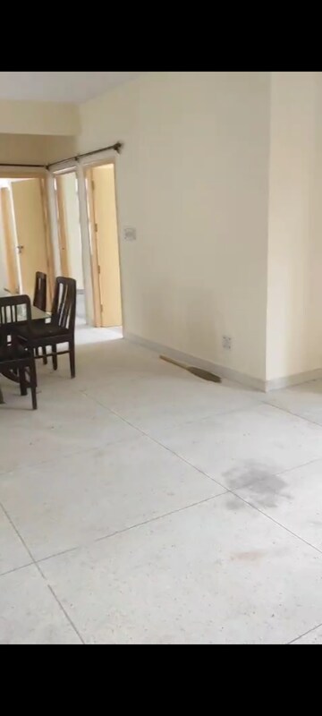 Room in 3 BHK Apartment at Vasundhara Sector 6 – for Rent
