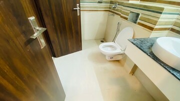 Team Area in 3 BHK Apartment at DLF Hyde Park, South Mullanpur – for Rent