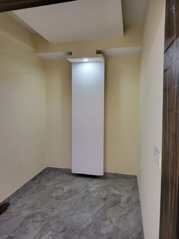 Furnished Amenities in 3 BHK Builder Floor at BPTP Park 81, Sector 81 – for Rent