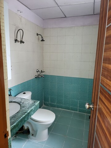 Master Bedroom in 3 BHK Builder Floor at BPTP Park 81, Sector 81 – for Rent