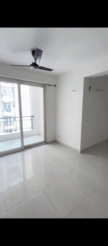 Room in 3 BHK Apartment at Wall Rock Aishwaryam, Sector 16c Greater Noida – for Sale