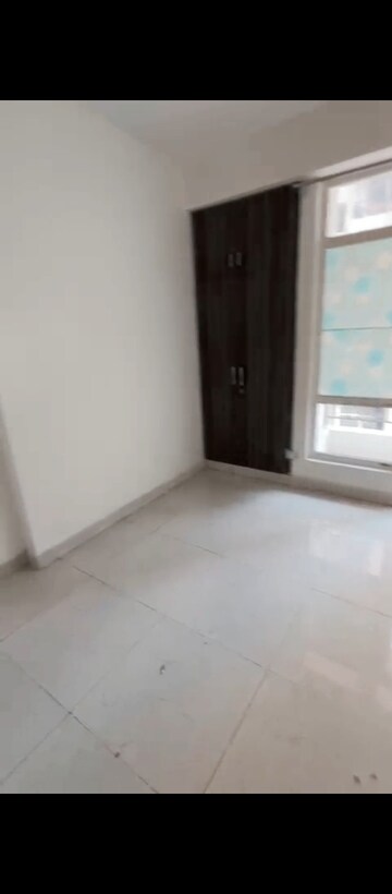 Room in 3 BHK Apartment at Wall Rock Aishwaryam, Sector 16c Greater Noida – for Sale