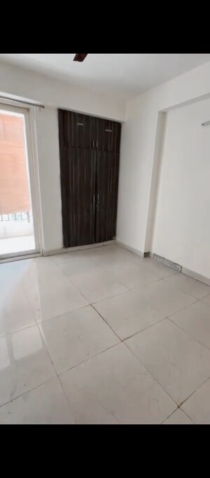 Room in 3 BHK Apartment at Wall Rock Aishwaryam, Sector 16c Greater Noida – for Sale