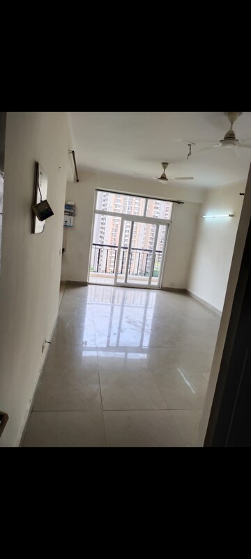 Room in 3.5 BHK Apartment at ABA Ivy County, Sector 75 – for Rent