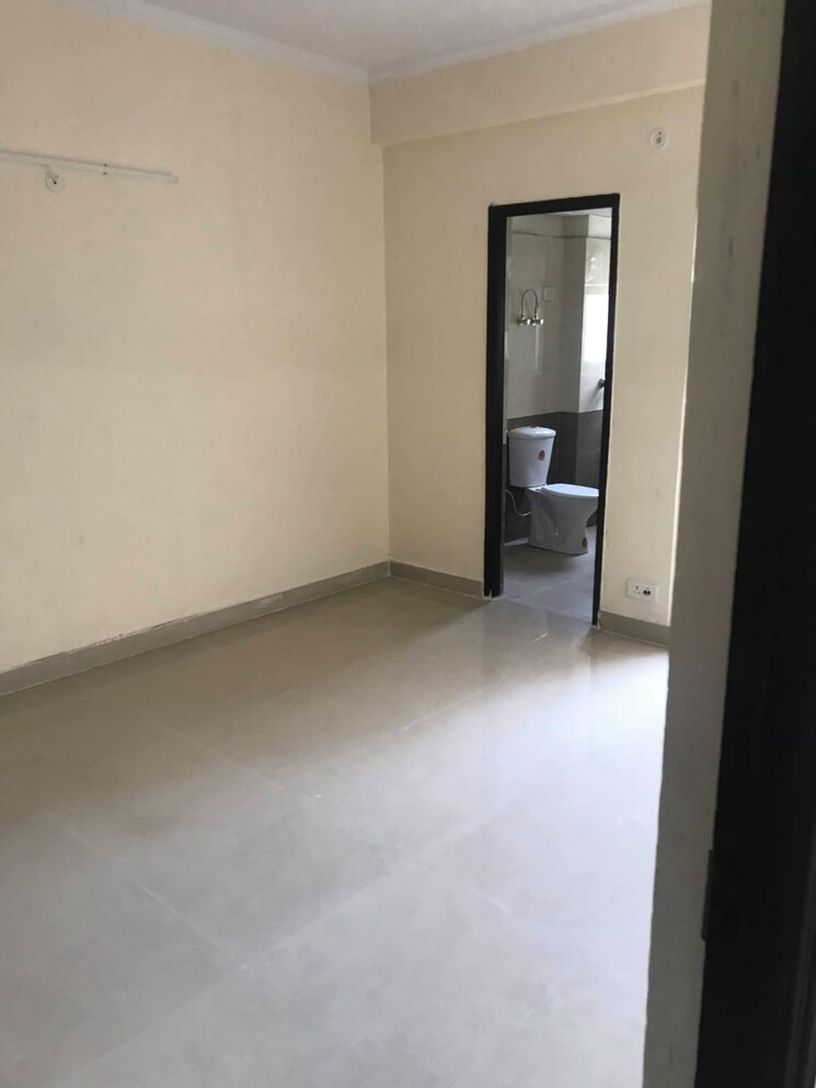 Room, gardenia-golf-city 3 Bedroom 1350 Sq.Ft. Apartment In Sector 75 Noida 9122240