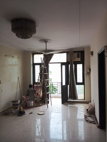 Gym in 1 BHK Builder Floor at Malviya Nagar – for Rent