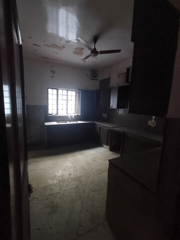Staircase in 3 BHK Builder Floor at RWA Apartments Sector 50, Sector 50 – for Rent