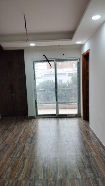 Bedroom in 2 BHK Apartment at Modipuram – for Sale