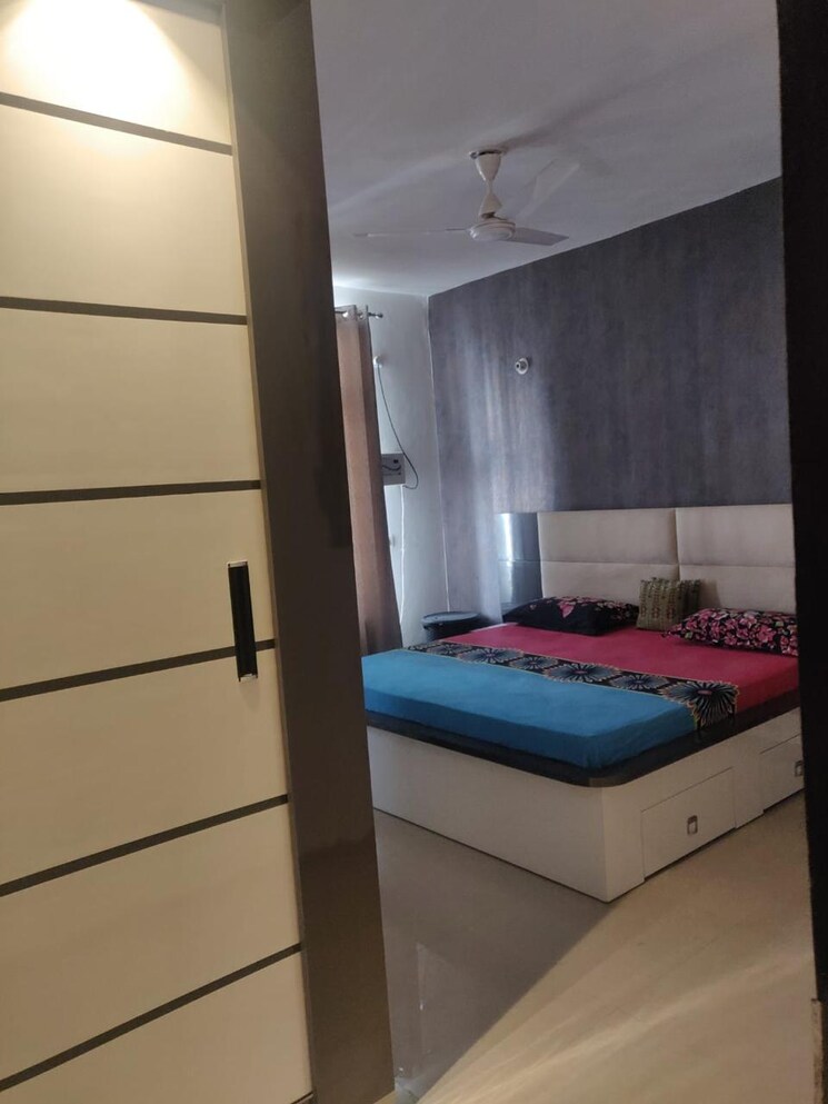 Bedroom, omaxe-r2 3 Bedroom 1650 Sq.Ft. Builder Floor In Gomti Nagar Lucknow 9122322