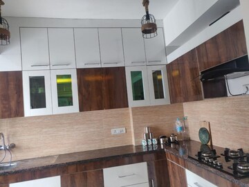 Kitchen in 3 BHK Builder Floor at Omaxe R2, Gomti Nagar – for Rent