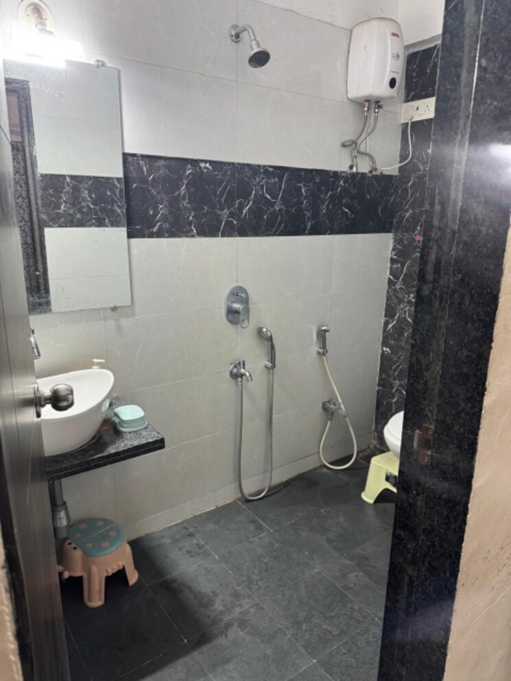 Bathroom, kapleshwara-pinnacle-gloria 2 Bedroom 681 Sq.Ft. Apartment In Kolshet Thane 9122330