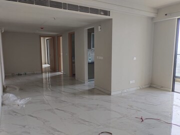 Room in 3 BHK Apartment at Smart World Orchard, Sector 61 – for Rent