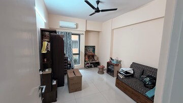 Living Room in 3 BHK Apartment at Merlin Pristine, New Alipore – for Rent