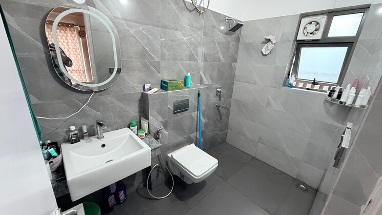 Attached Bathroom, merlin-pristine 3 Bedroom 1150 Sq.Ft. Apartment In New Alipore Kolkata 9122326