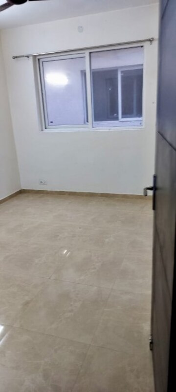 Room in 2 BHK Apartment at Signature Global Park 4 and 5, Sohna Sector 36 – for Rent