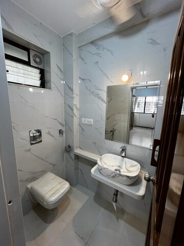 Bathroom in 2 BHK Apartment at Highland CHS, Pali Hill – for Rent