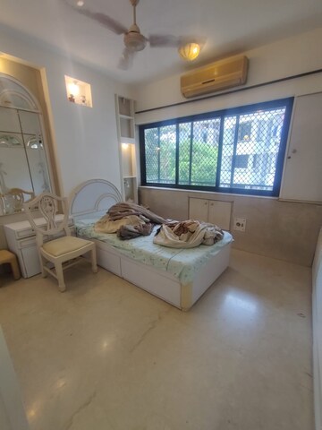 Living Room in 2 BHK Apartment at Highland CHS, Pali Hill – for Rent