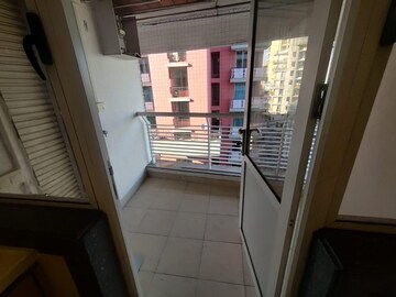 Balcony in 3.5 BHK Apartment at Evershine Jewel, Khar West – for Rent