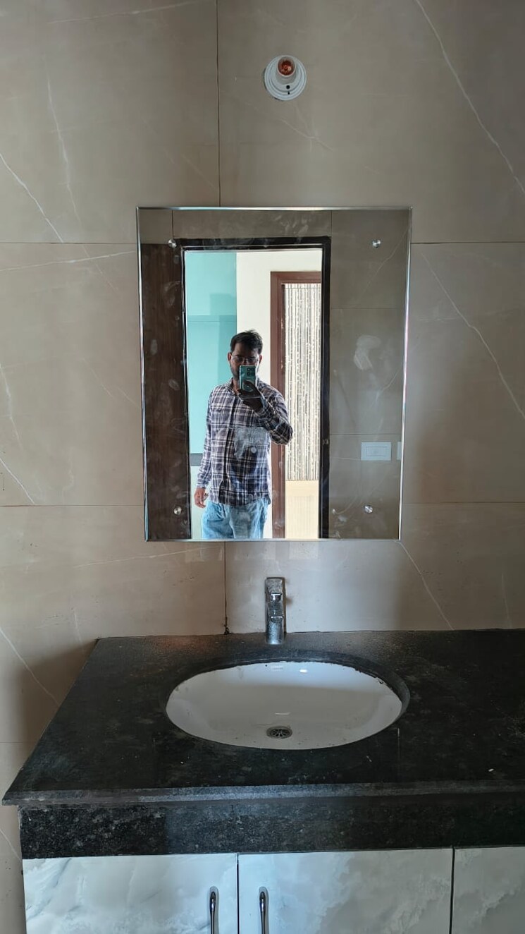 Bathroom, sushant golf city 2 Bedroom 1500 Sq.Ft. Builder Floor In Sushant Golf City Lucknow 9122554