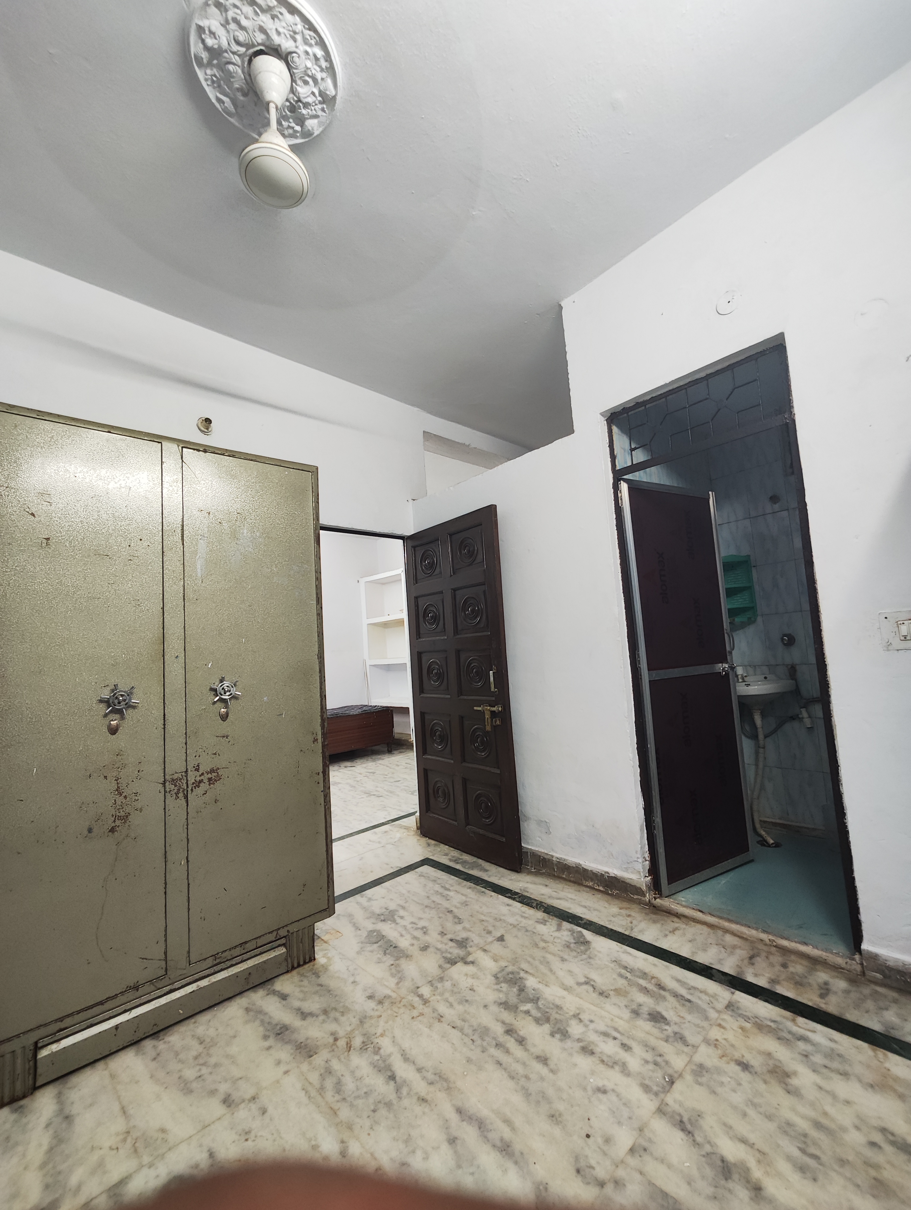 1 BHK + Extra Room Apartment For Rent in Katwaria Sarai