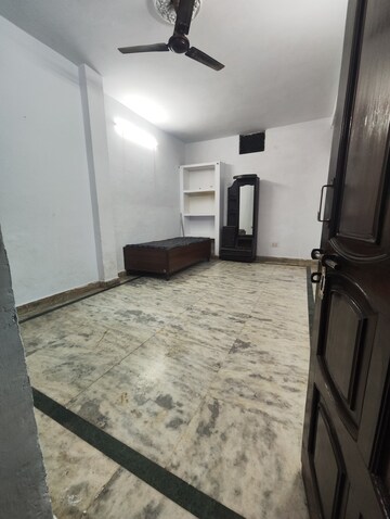 Bedroom in 1 BHK Apartment at Katwaria Sarai – for Rent
