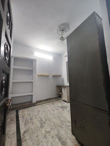 Room in 1 BHK Apartment at Katwaria Sarai – for Rent