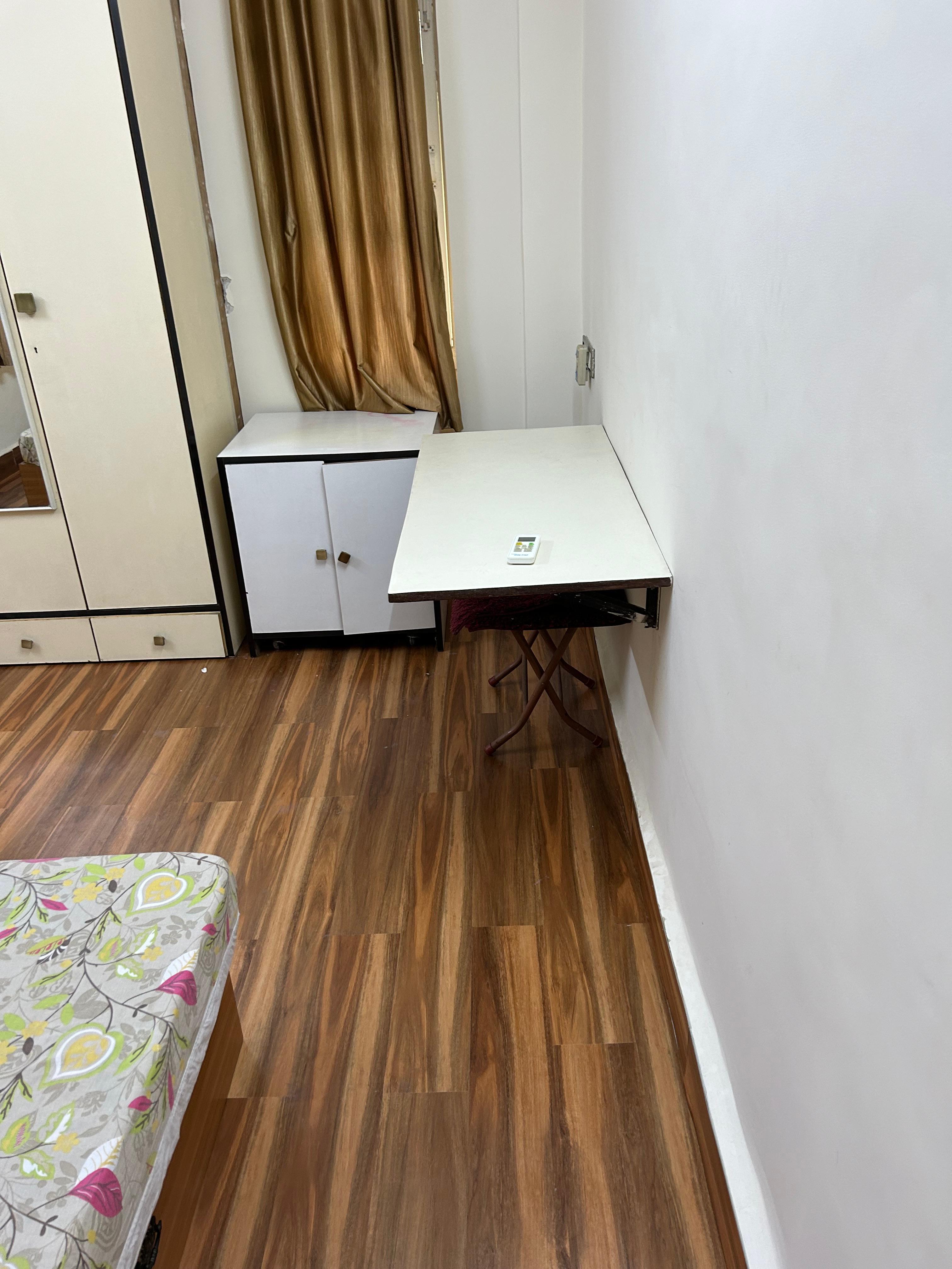 Furnished Amenities in 2 BHK Apartment at Silver Sand CHS, Andheri West – for Rent
