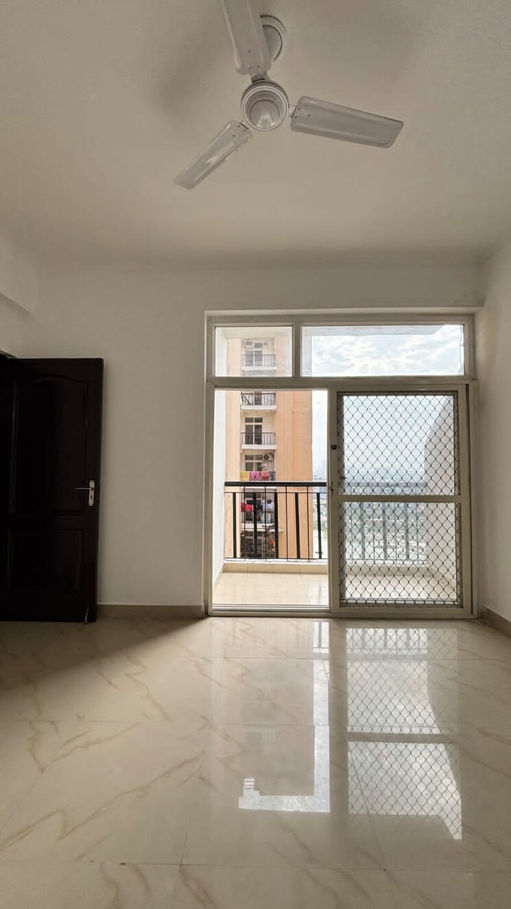 Room, amrapali-golf-homes 3 Bedroom 1115 Sq.Ft. Apartment In Sector 4 Greater Noida Greater Noida 9122552