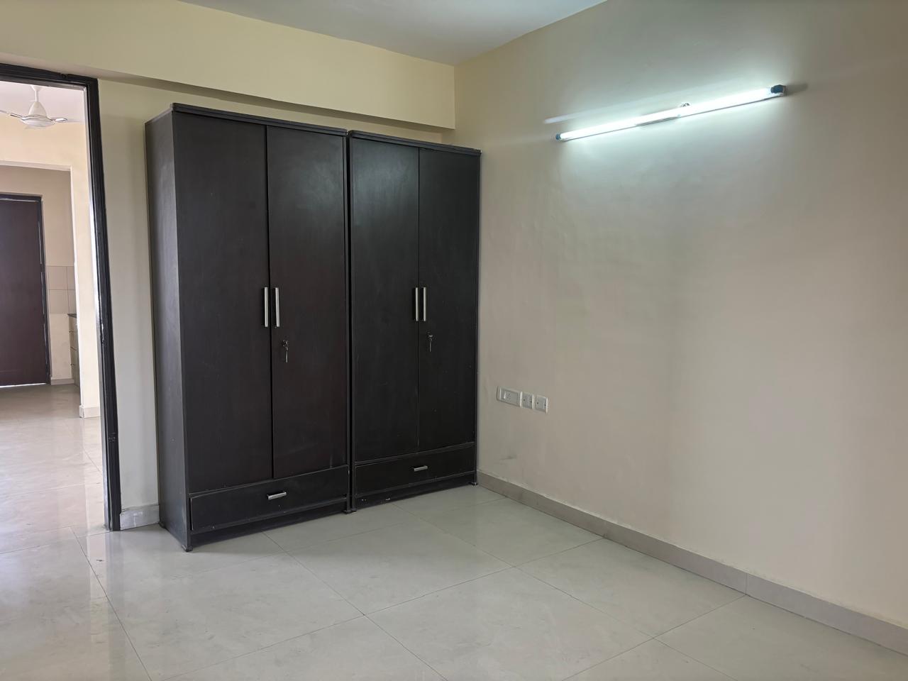3 BHK + Servant Room Builder Floor For Rent in Orchid Island