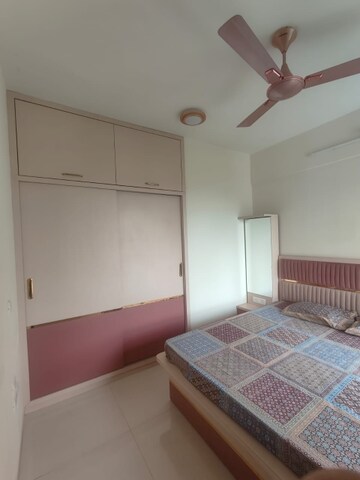 Bedroom in 2 BHK Apartment at Sheth Zuri, Laxmi Nagar – for Rent