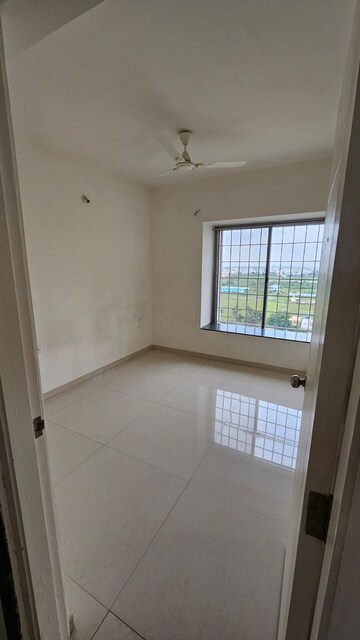 Room in 1 BHK Apartment at Rohan Abhilasha 2, Wagholi – for Rent