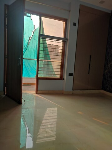 Room in 3 BHK Builder Floor at Sector 88 – for Sale