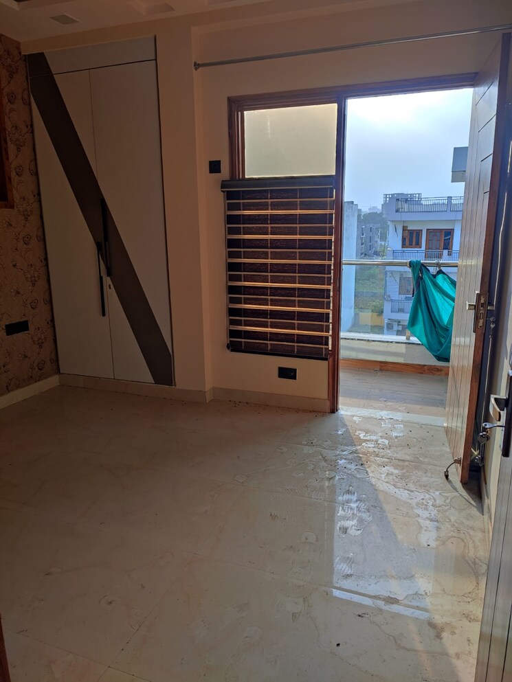 Room, sector 88 3 Bedroom 140 Sq.Ft. Builder Floor In Sector 88 Faridabad 9122519