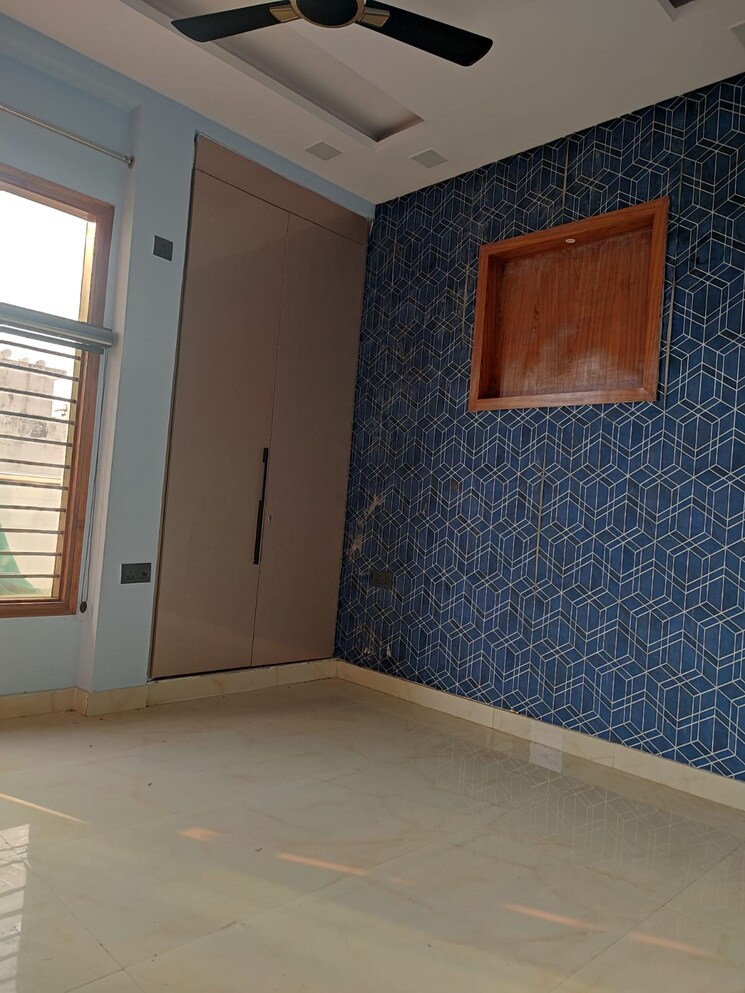 Room, sector 88 3 Bedroom 140 Sq.Ft. Builder Floor In Sector 88 Faridabad 9122519