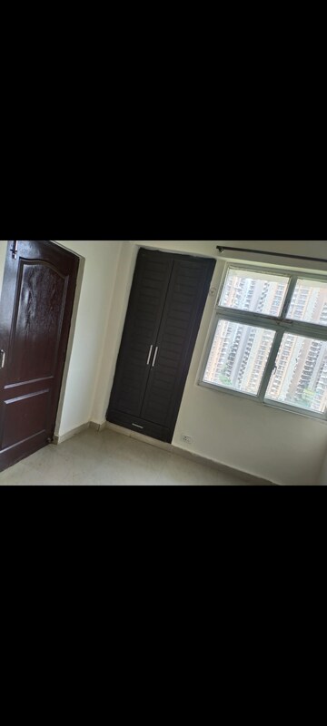 Furnished Amenities in 2 BHK Apartment at Aims Golf Avenue II, Sector 75 – for Rent