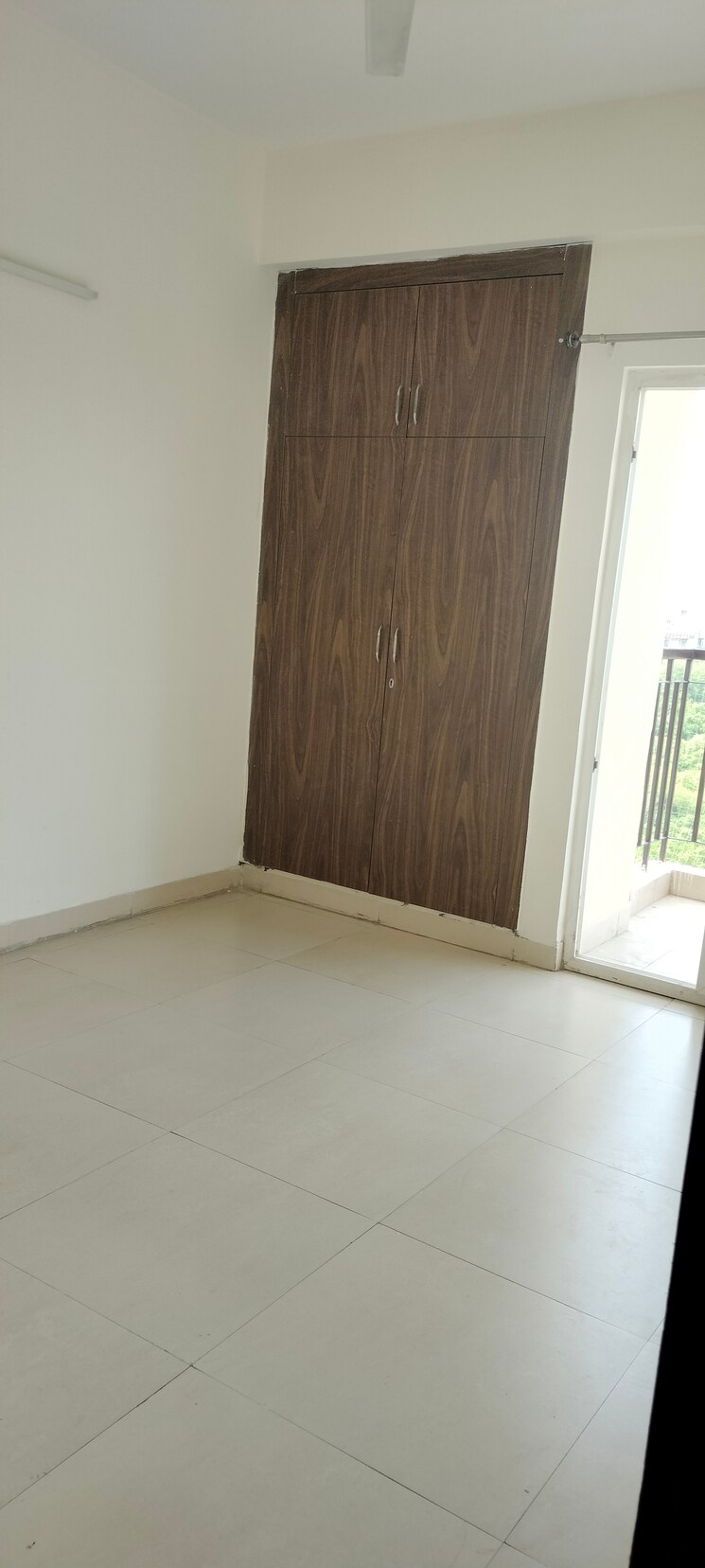 Room, aims-golf-avenue-ii 2 Bedroom 930 Sq.Ft. Apartment In Sector 75 Noida 9122606