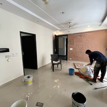 Team Area in 2.5 BHK Apartment at Prateek Wisteria, Sector 77 – for Rent
