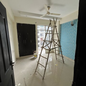 Master Bedroom in 2.5 BHK Apartment at Prateek Wisteria, Sector 77 – for Rent