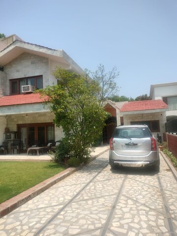 2 BHK Independent House For Rent in Sector 8