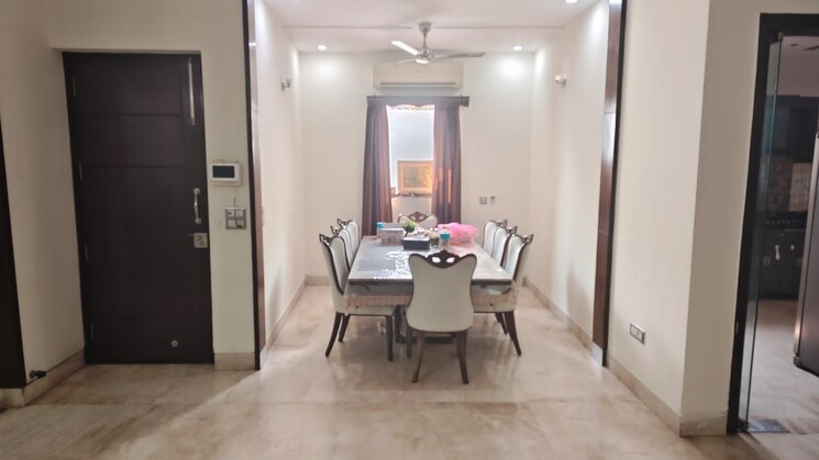 Dining area, east punjabi bagh 5 Bedroom 500 Sq.Ft. Apartment In East Punjabi Bagh Delhi 9122658