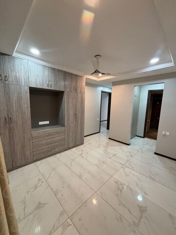Room in 4 BHK Builder Floor at Cooke Town – for Rent