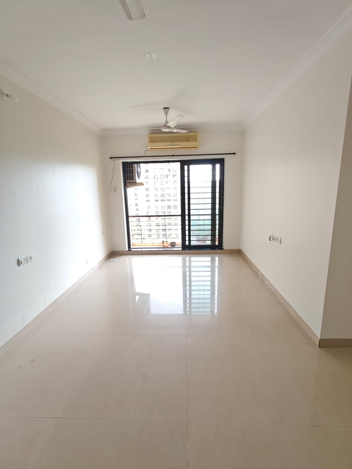 2 BHK + Extra Room Apartment For Rent in Raheja Heights Phase 2