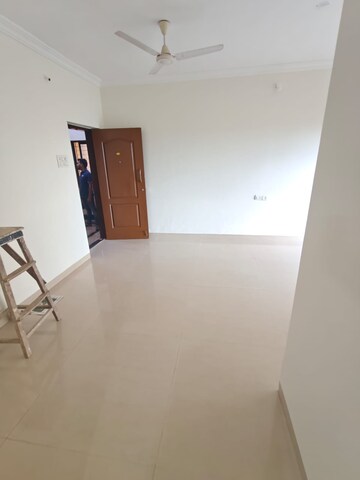 Furnished Amenities in 2 BHK Apartment at Raheja Heights Phase 2, Goregaon East – for Rent