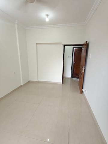 Room in 2 BHK Apartment at Raheja Heights Phase 2, Goregaon East – for Rent