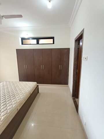 Room in 2 BHK Apartment at Raheja Heights Phase 2, Goregaon East – for Rent