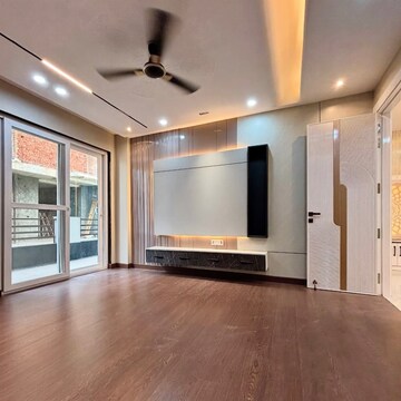 Room in 3 BHK Builder Floor at New Industrial Township 5 – for Rent