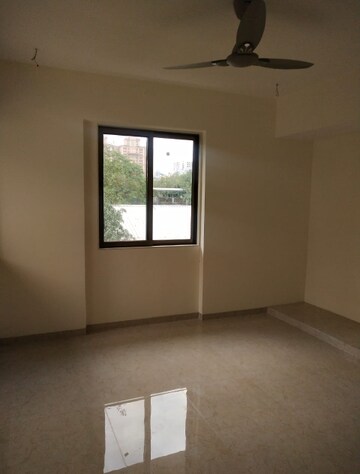 Room in 2 BHK Apartment at Vardhman Vatika, Majiwada – for Rent