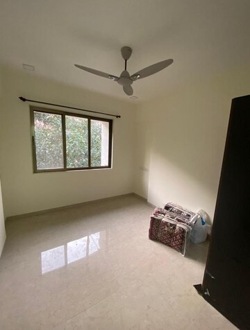Room in 2 BHK Apartment at Vardhman Vatika, Majiwada – for Rent