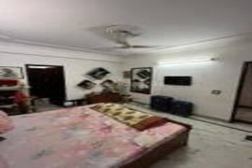 Bedroom in 5 BHK Apartment at Rajouri Garden – for Sale