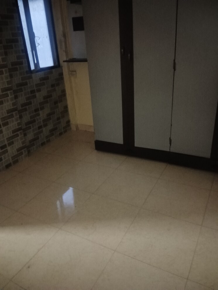 Room, shree-ram-bhavan 1 Bedroom 460 Sq.Ft. Apartment In Malad West Mumbai 9122924